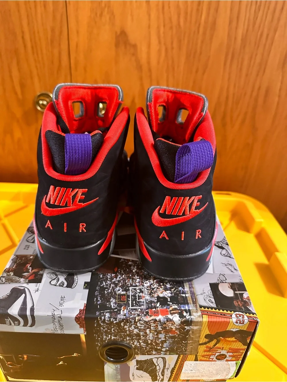 Jordan Air Jordan MVP Raptors Mid Top Shoes DZ4475-006
